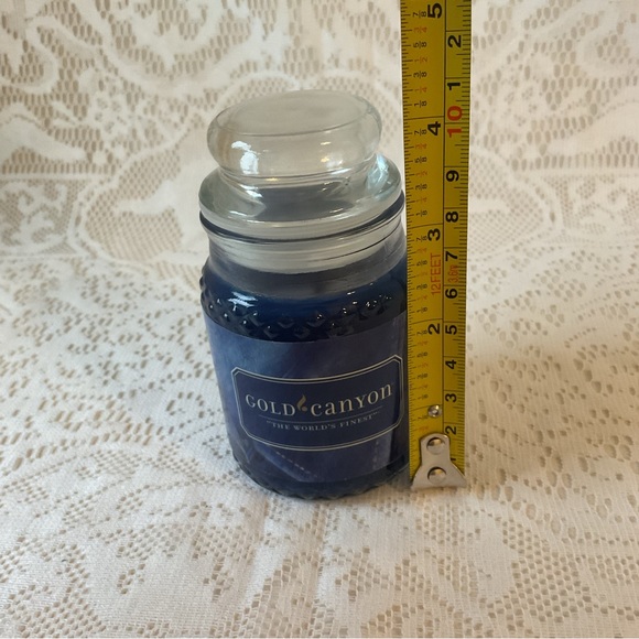 FRESH DENIM Gold Canyon Scented Candle 5 oz / 142 g NWOT Discontinued - Picture 11 of 13